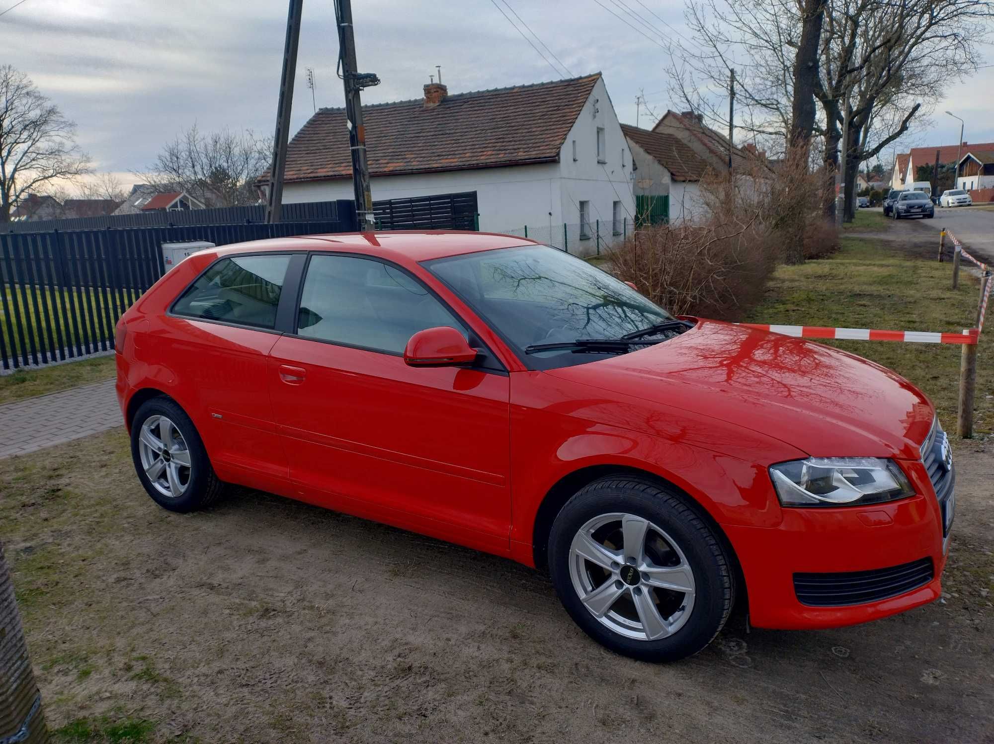 audi a3 pięknie czerwone