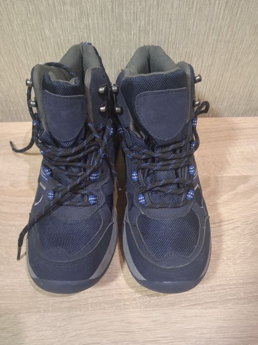 Продаю ботінки на розмір 38