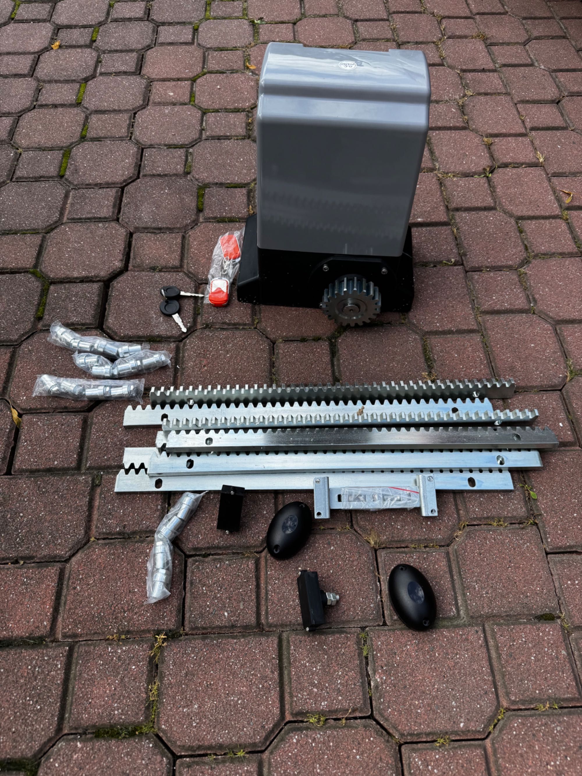 Automat do bramy przesuwnej SkyGlob 850 kg