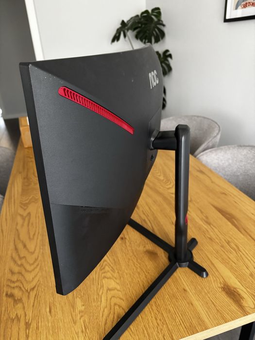 Monitor gaming curvo AOC 27 polegadas