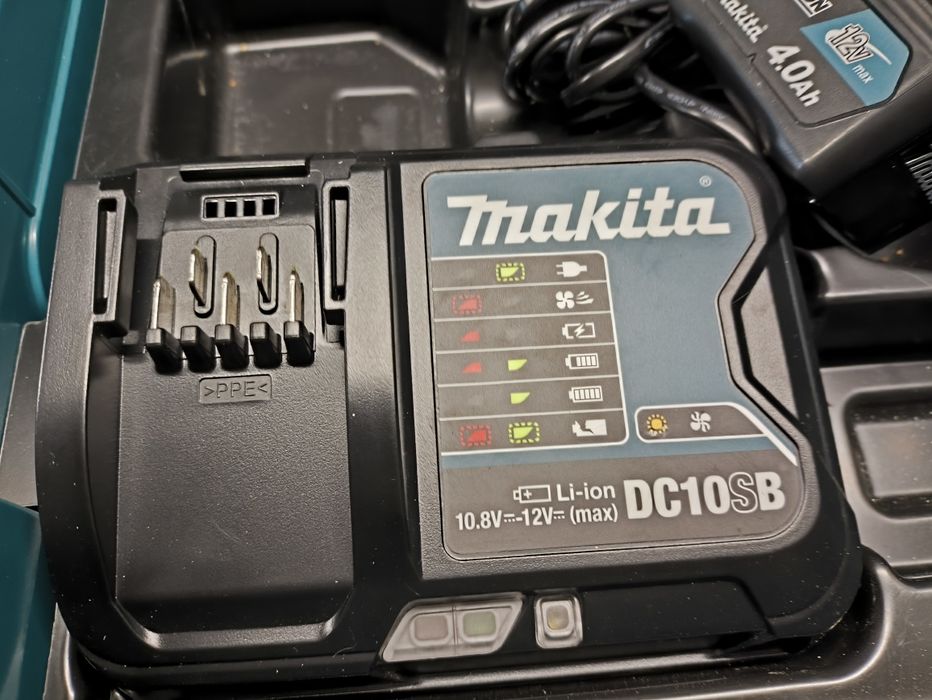 Makita Ładowarka z baterią 12V 4Ah