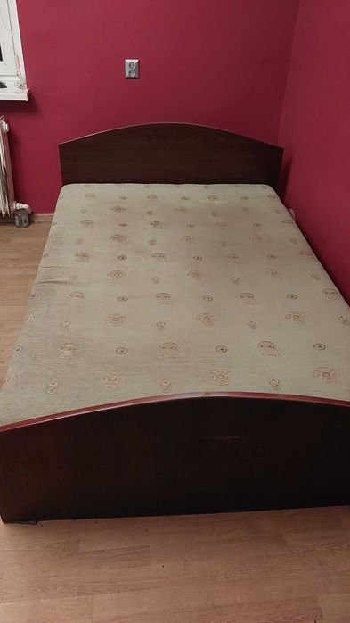 Łóżko małżeńskie 140 cm szerokie