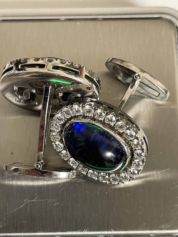 Золотые запонки Cartier