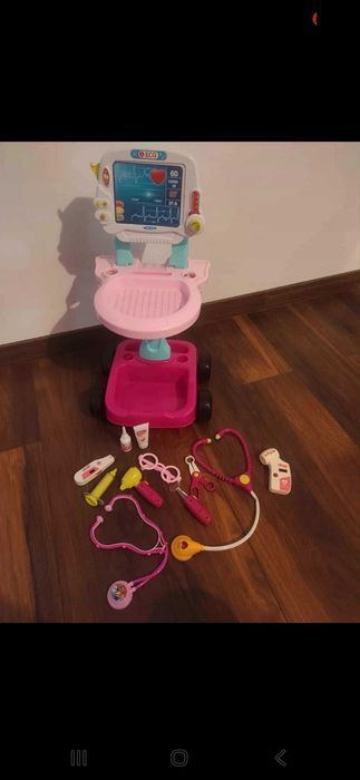 Wózek lekarski z akcesoriami