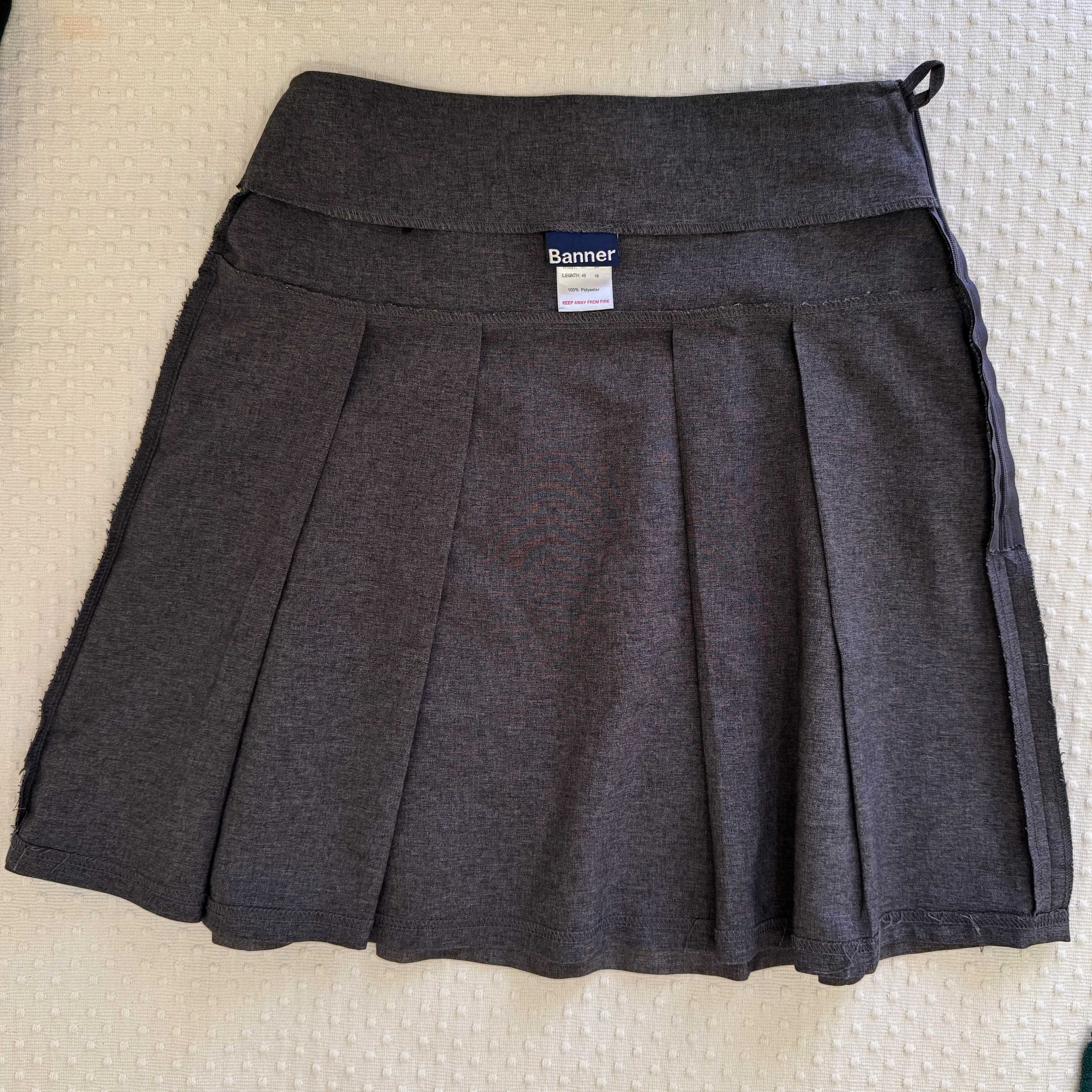 Farda colégio: saia cinzenta (2 unids.) / School uniform: gray skirt
