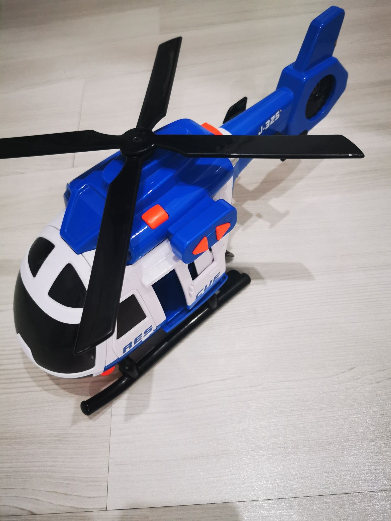 Helikopter na baterie