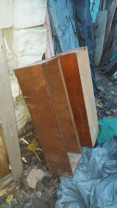 Книжні полички,стіл і стул дитячий