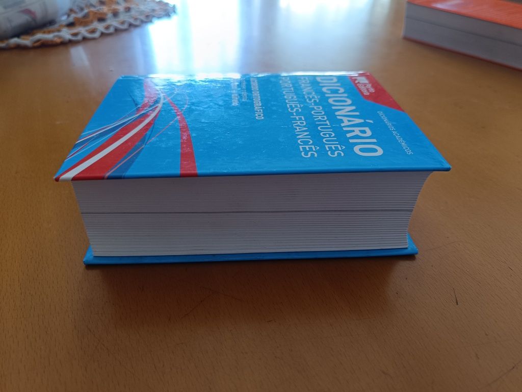 Dicionário académico francês -português