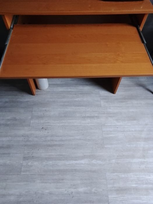 Стол офисный в отличном состоянии