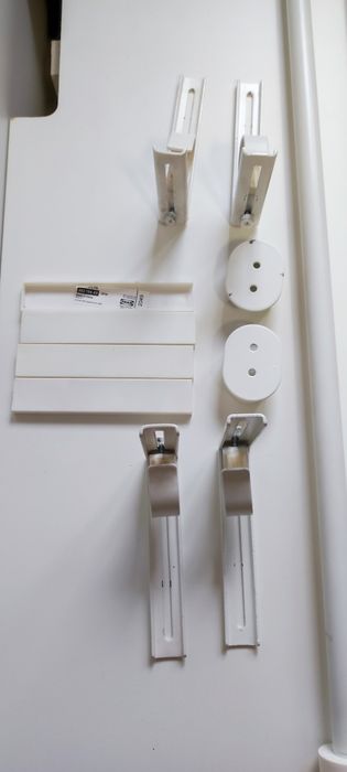 Conjunto 2 varões extensíveis + suportes e pontas