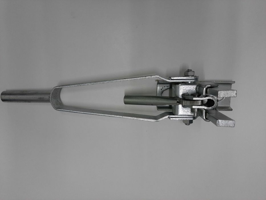 Stemple budowlane metalowe, sztyce, podpory. Szalunki stropowe