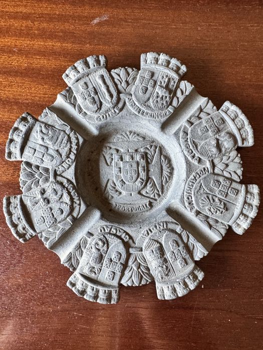 Cinzeiro em metal do tempo colonial portugues