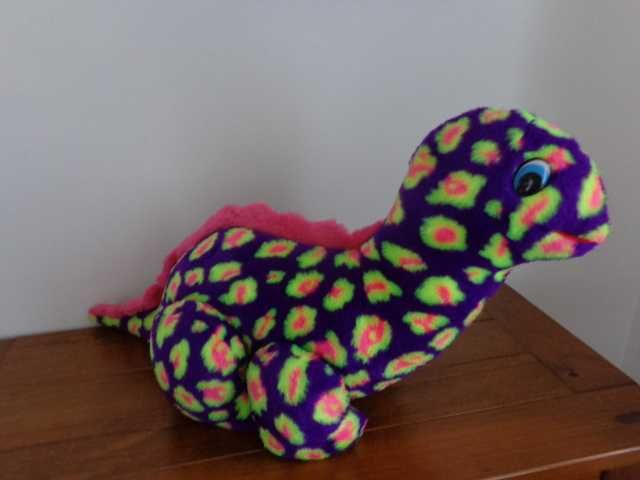 Dinossauro colorido em peluche, grande