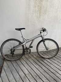 Bicicleta em alumínio para recuperar