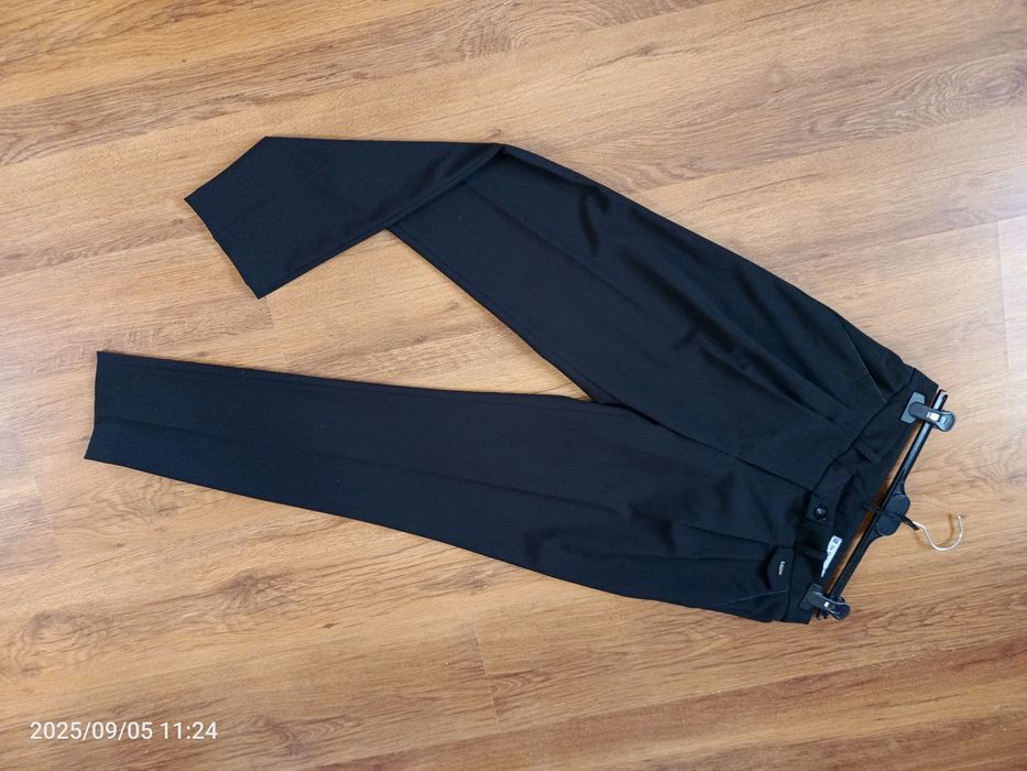 Eleganckie czarne spodnie damskie M