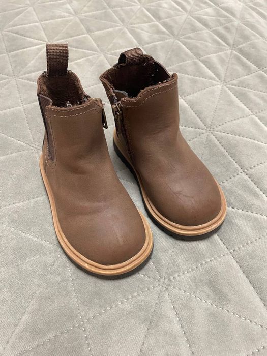 Продам осінні ботінки