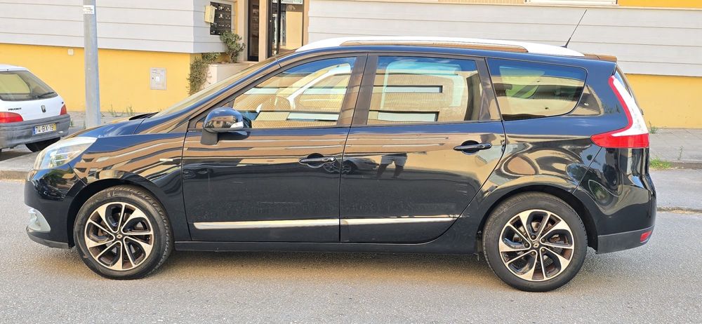 RENAULT SCENIC Ano 2015 a diesel (versao bose edition ) 7 lugares