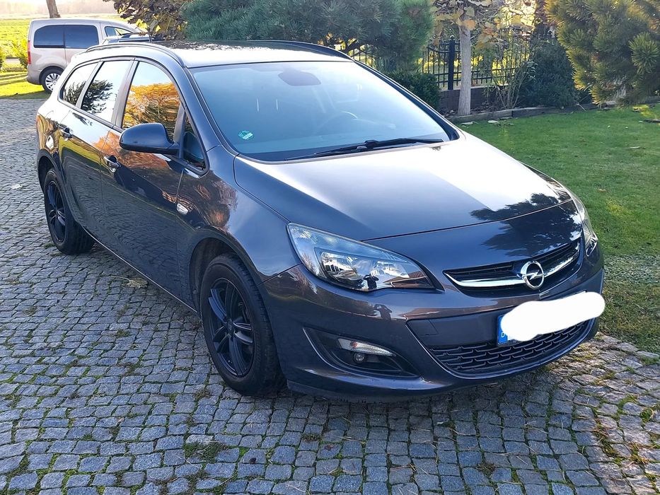 Opel Astra 1.4T niski przebieg