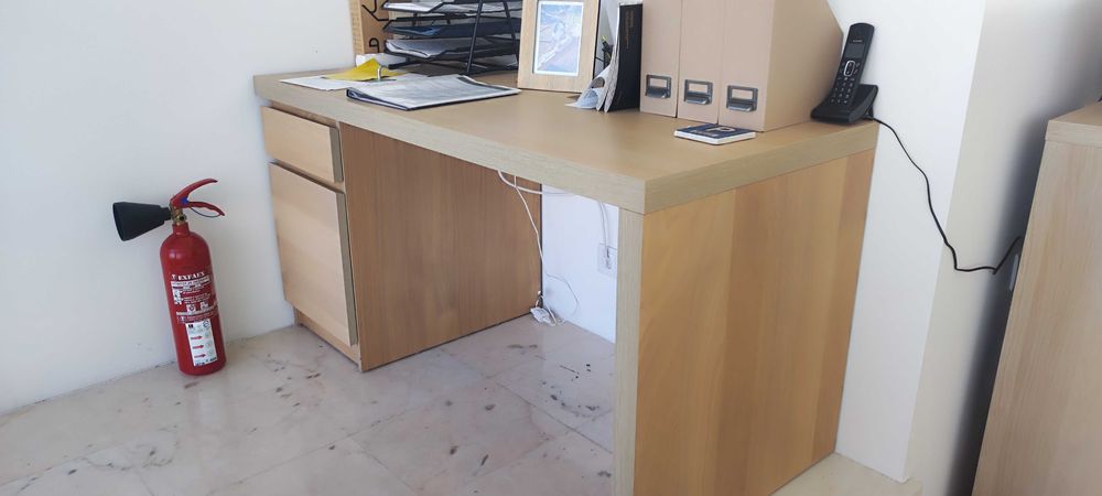 Secretaria como nova
