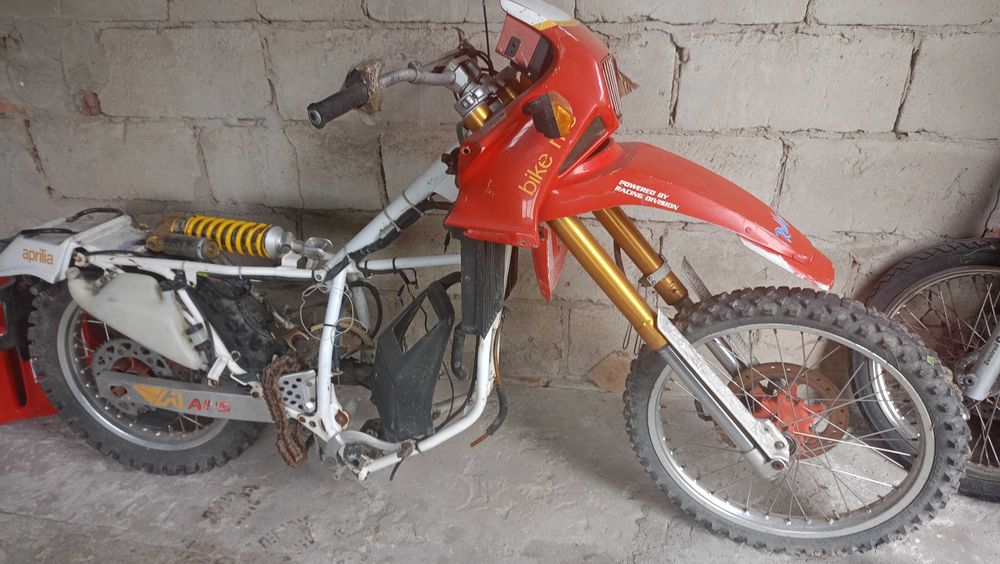 Aprilia Tuareg rally pegaso 125 rotax 123 części błotnik plastiki set