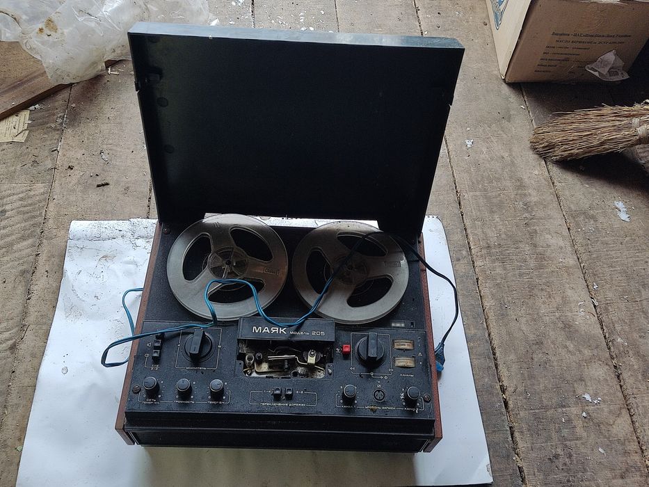 Магнітофон Маяк 205