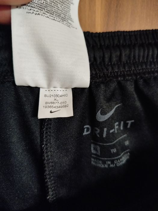 Spodnie dresowe męskie Nike Dri Fit rozmiar XL stan idealny