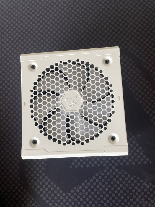 Fonte Corsair CX550F