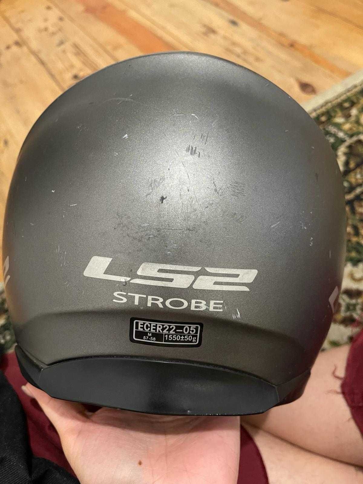 Capacete em bom estado - da marca LS2