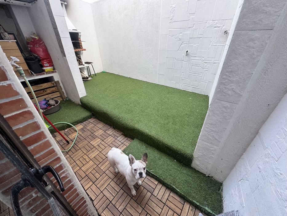 Vendo andar de moradia no gradil t3 transformado em t2 com suite priv