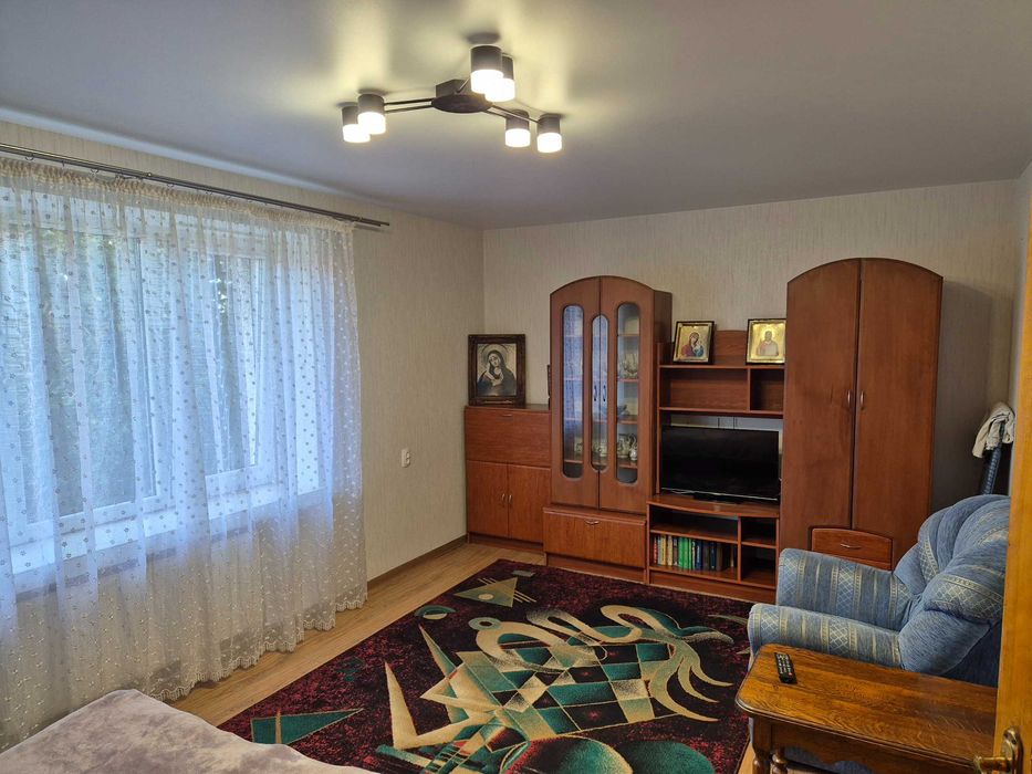 Видається подобово двокімнатна квартира