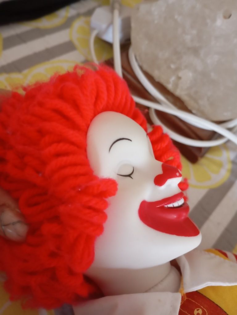 Фирменная игрушка клоун