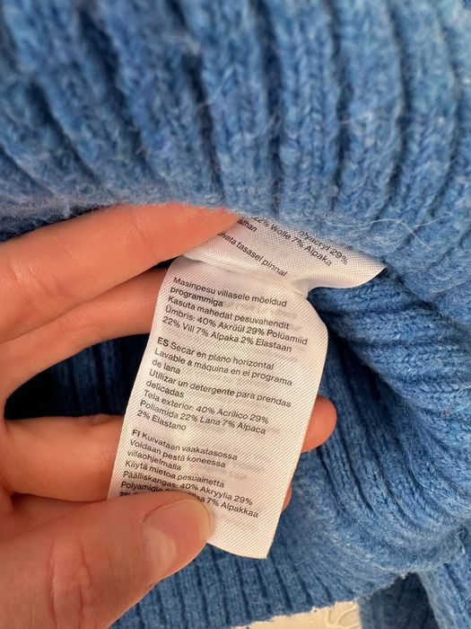 Светр з вовни блакитний вкорочений Weekday