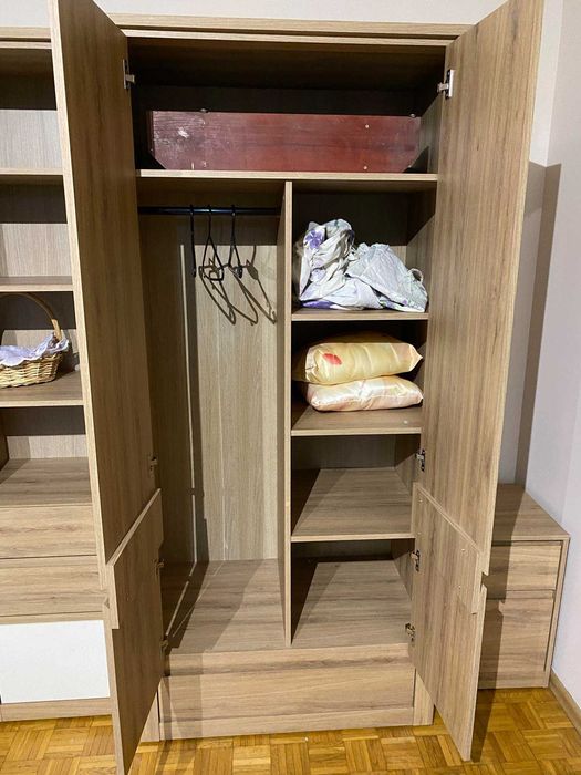 Komplet mebli do biura lub pokoju