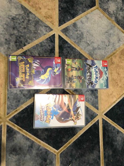 Jogos Nintendo Switch 1 Pokémon Violet e Sword.