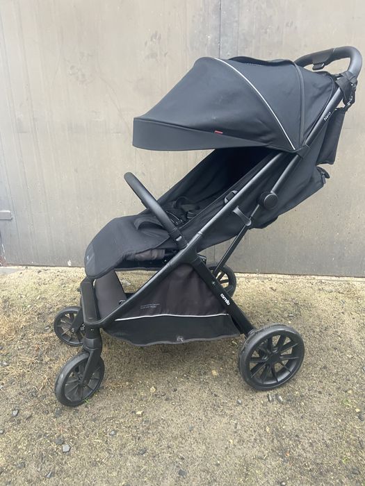 Прогулянкова коляска Carello