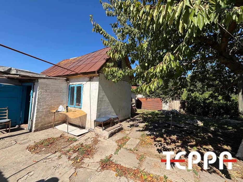 Продаж будинку, 4 окремі кімнати, Тепличне