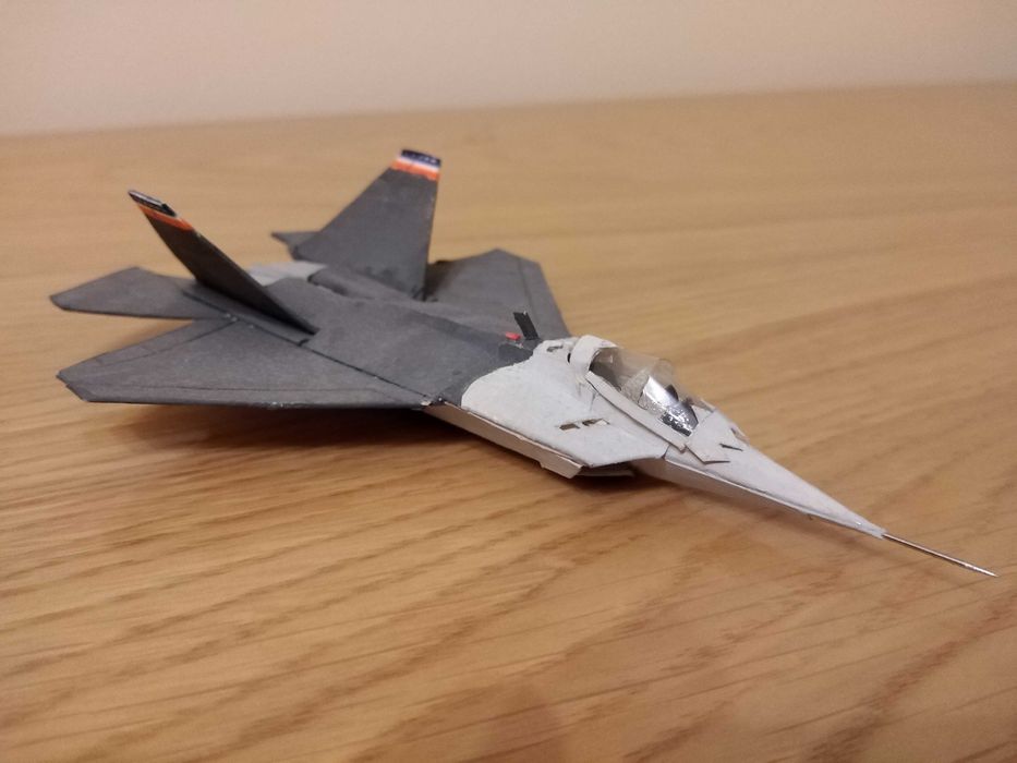 Avião de papel Modelo YF22