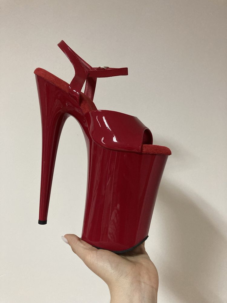 НОВІ стріпи четвірки Pleaser 39 розмір