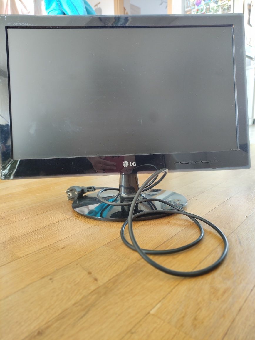Monitor LG W2240 Flatron