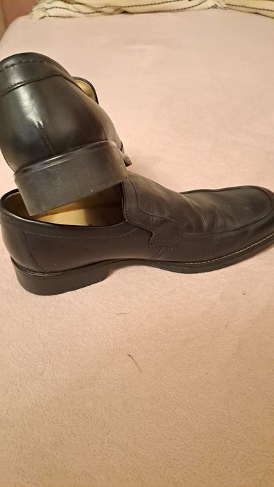 Продам шкіряні чоловічі туфлі. Відмінний стан,фірма Clarks . Розмір 10
