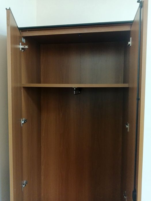 Шкаф розпашной на две двери