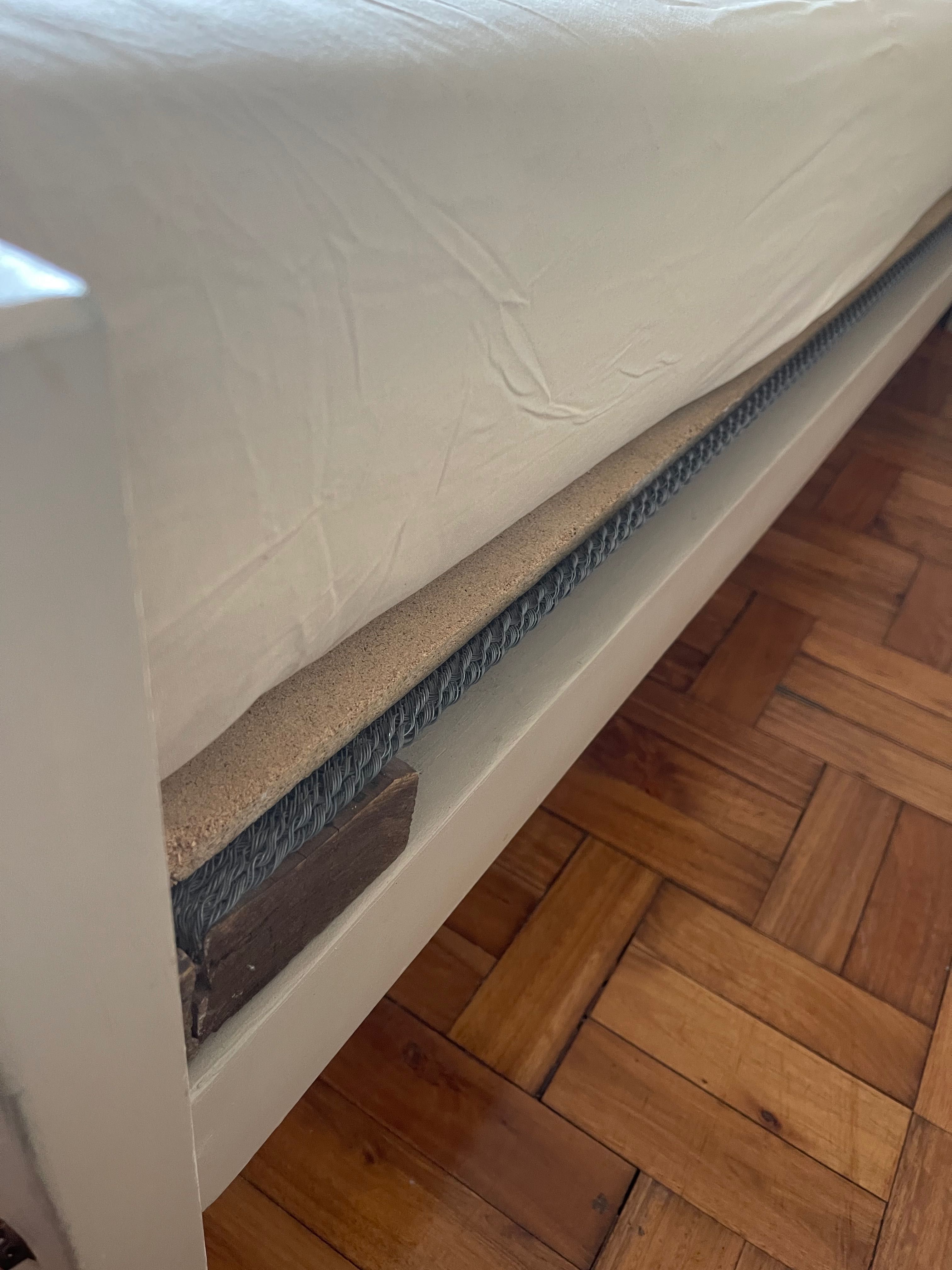 Cama Casal + Colchão Ortopédico c/ massagens