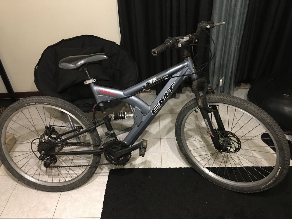Bicicleta aro 26 double suspension terrian series EMT