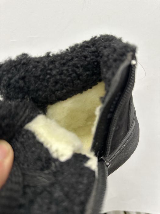 Черевики зимові на овчині 26-32, чорні ботинки на зиму дитячі сапожки