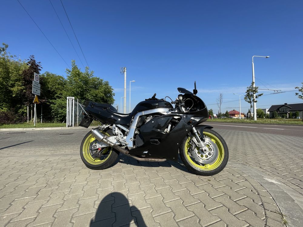 Suzuki gsxr 750 w