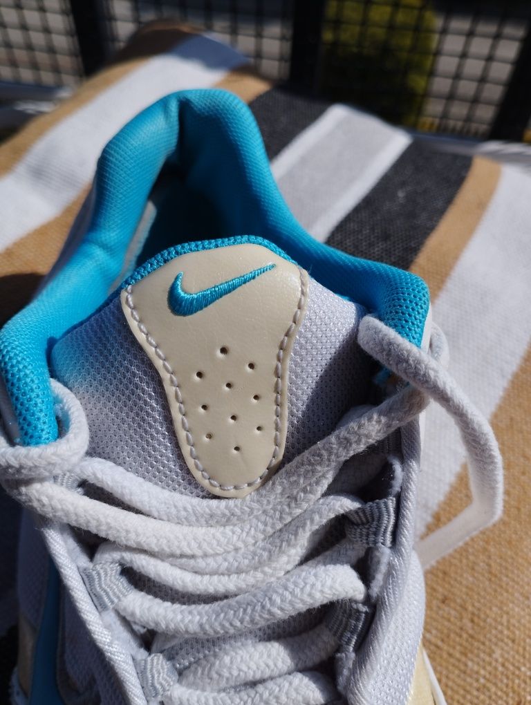 Nike buty sportowe sneakersy damskie białe r.38