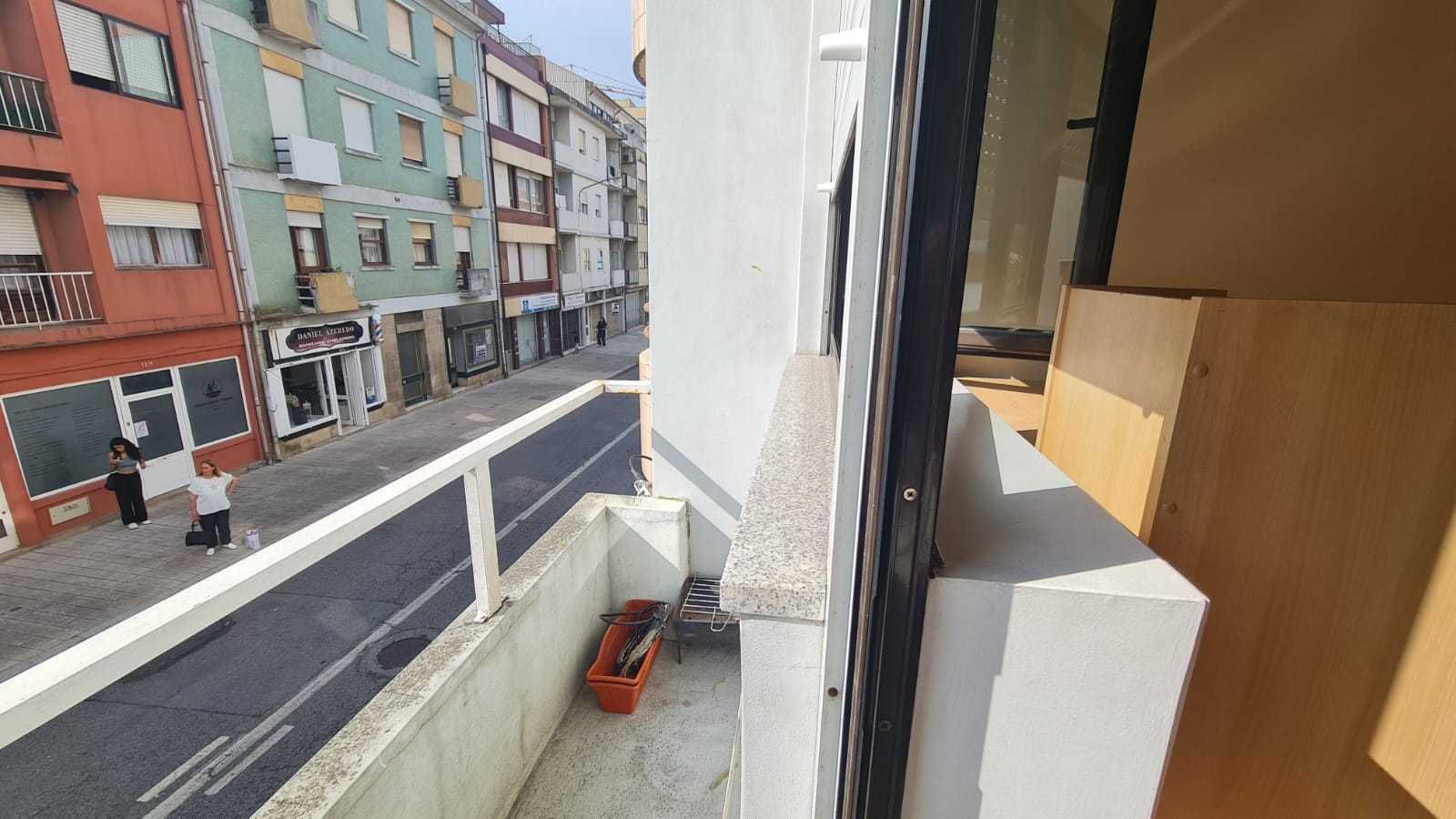 Arrendamento T2+1, com varanda, marquise, 2 quartos de banho, Paranhos