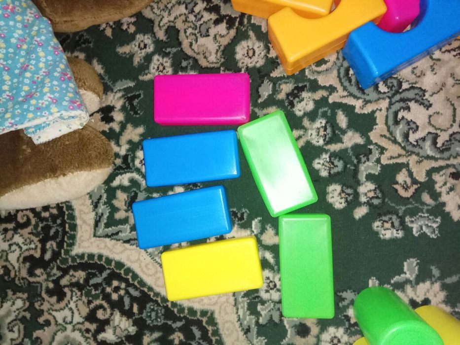 Продам набор детских кубиков большой 54 шт в идеальном состоянии