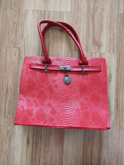 Сумка жіноча, червоного кольору