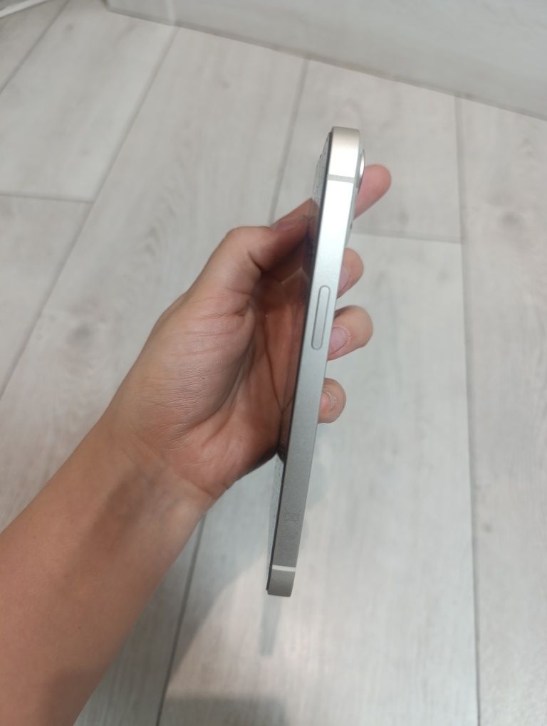 iPhone 13 256 GB (Starlight)
